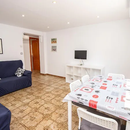 Espacioso Piso De 4 Habitaciones Cerca Del Mar Tarragona Exterior photo