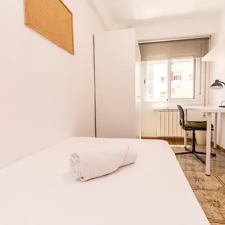Espacioso Piso De 4 Habitaciones Cerca Del Mar Tarragona Exterior photo