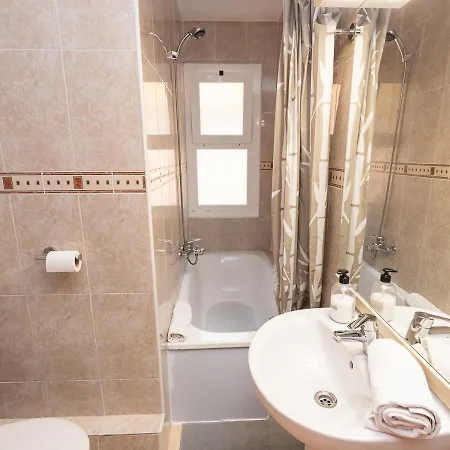 Espacioso Piso De 4 Habitaciones Cerca Del Mar Tarragona Exterior photo