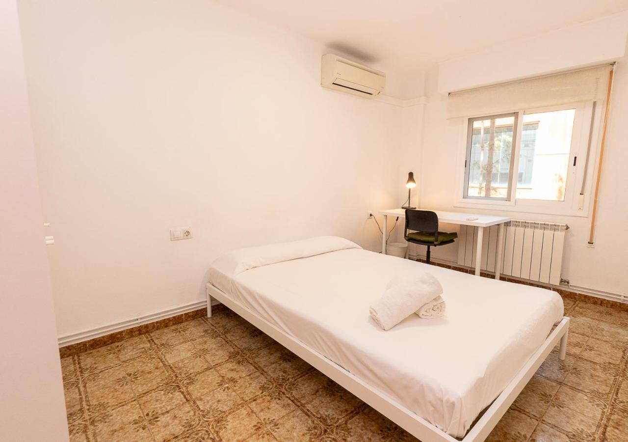 Espacioso Piso De 4 Cerca Del Mar Apartamento *
